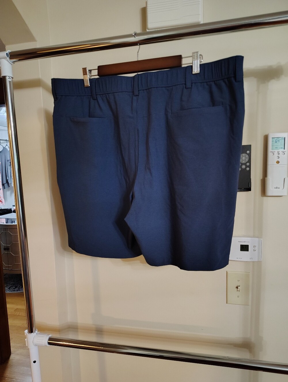 Men's Navy Casual Stretch Shorts - Picture 2 of 6
